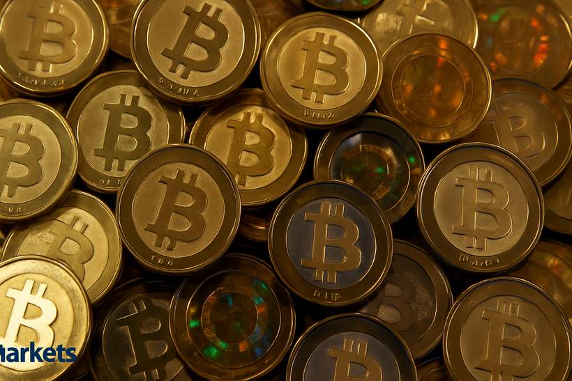 Bitcoin Buzz: Riding the Roller Coaster to $71K!