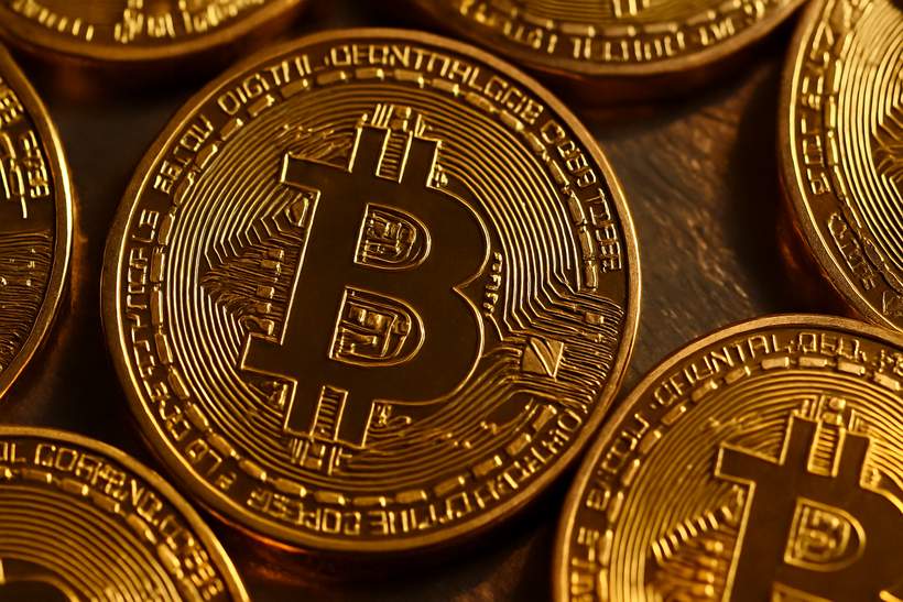 Bitcoin Holds Steady Amid ETF Outflows – What Gives?