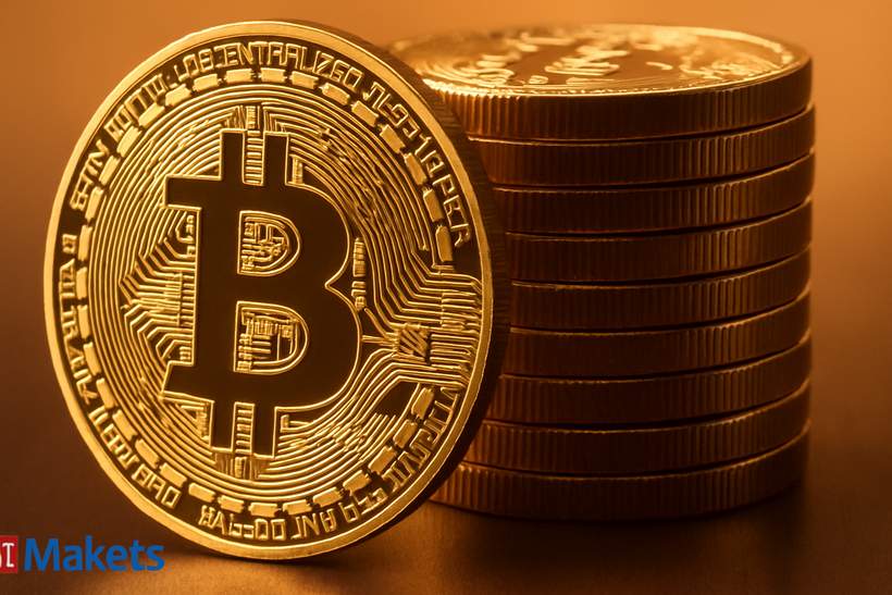 Bitcoin Hovers Near $101K: Profit-Taking Time!