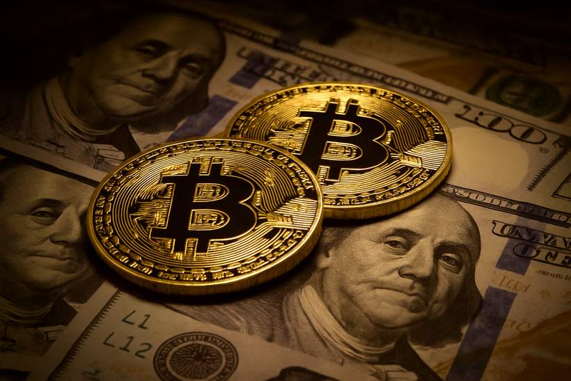 This Bitcoin Sell Signal Flashes For The First Time Since 2021 — What’s Happening?