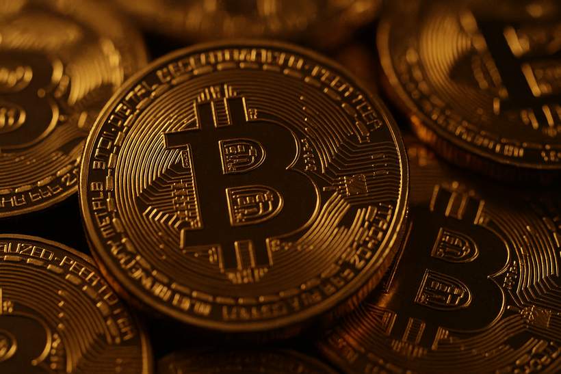 Bitcoin Surges Past $84,000 Thanks to Regulatory News