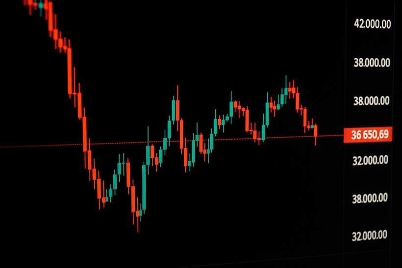 Bitcoin’s Deja Vu: The 2022 Crash Pattern is Back!