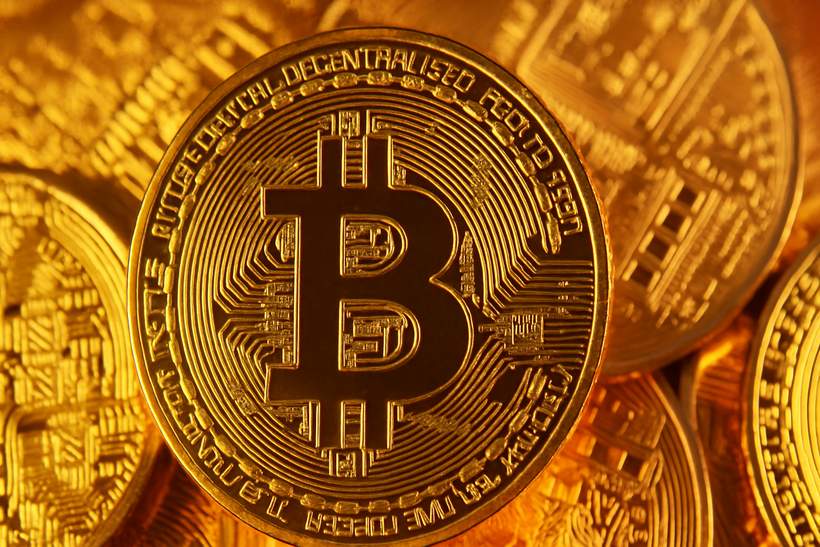 Cryptocurrency Watch: Bitcoin Holds Steady While Ethereum Takes Off!