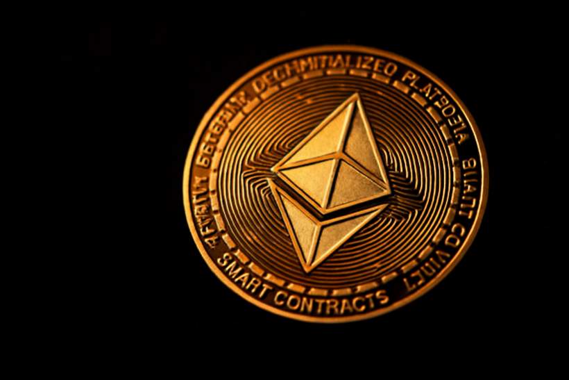 Ethereum SuperTrend Reversal: Why The ETH Price Could Crash To $1,200